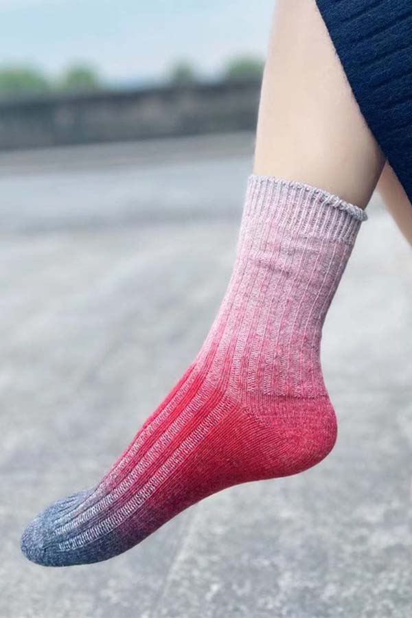 Autumn and Winter Gradient Socks