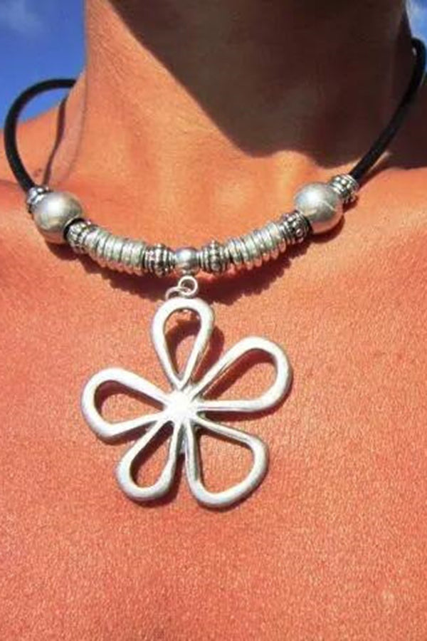 Personalized Women's Retro Floral Necklace