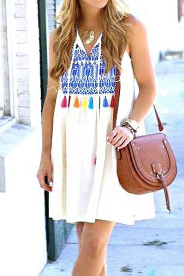 National Print Sleeveless V-neck Pleated Dress