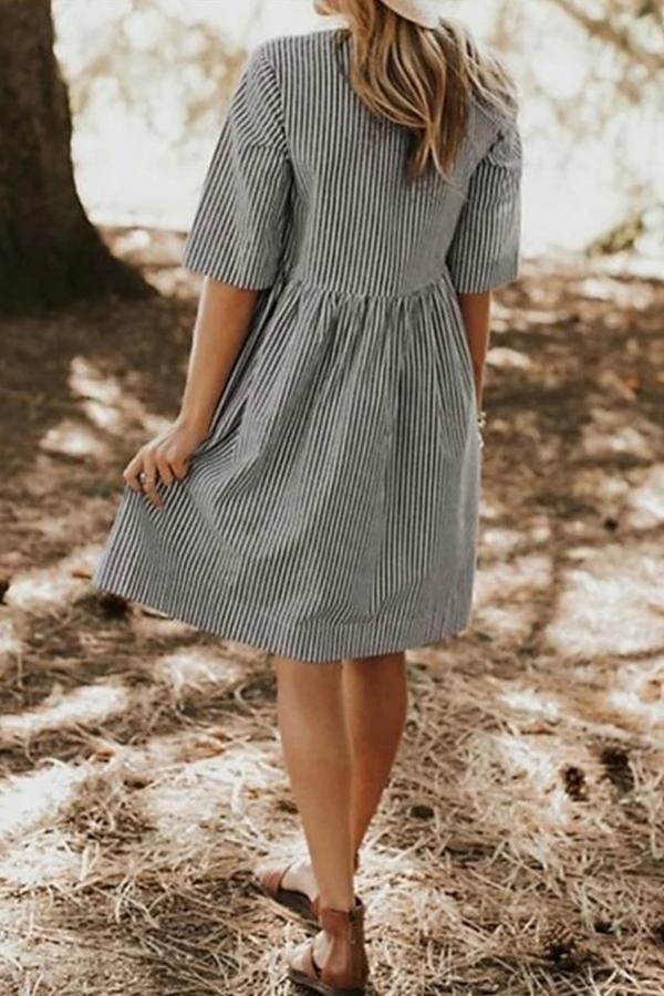 Loose Casual Round Neck Stripe Pockets Dress