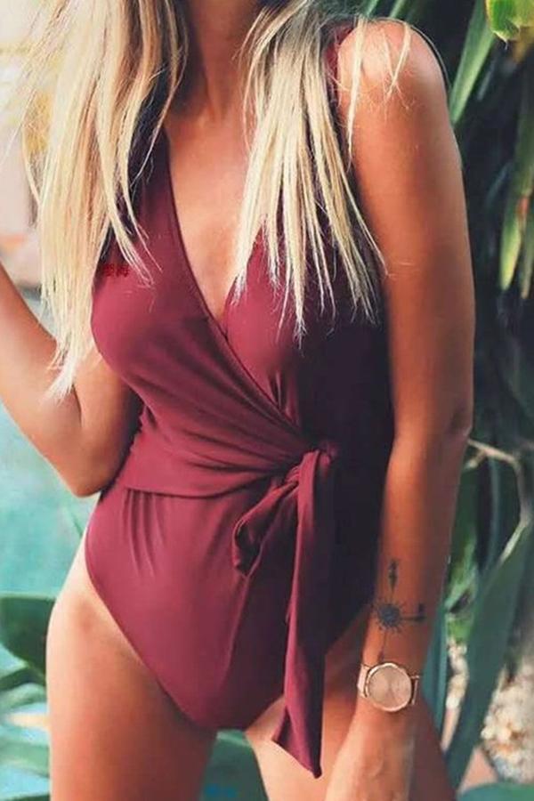 Burgundy sexy knotted one-piece swimsuit