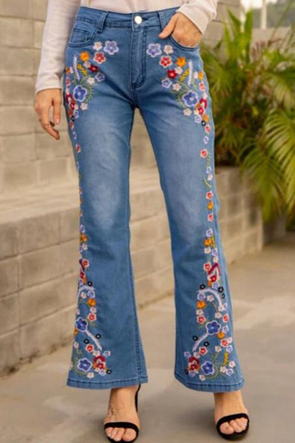 Embroidered Slim Fit Slim Wash Flare Jeans